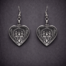 Load image into Gallery viewer, Aluminum Heart in Full Bloom