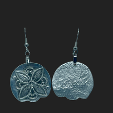 Load image into Gallery viewer, Aluminum Floral Medallion Earring
