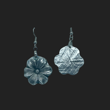 Load image into Gallery viewer, Aluminum Five-Petal Flower Earrings
