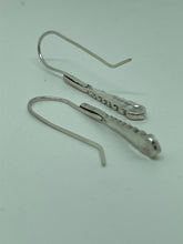 Load image into Gallery viewer, Fine Silver Graduated Heart Earrings
